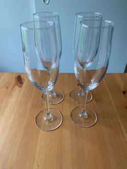 Lot of 4 Champagne Flutes 9” Tall