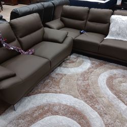 *Fourth Of July Now*---Valencia Sleek Leather Sofa/Loveseat Sets---Delivery And Easy Financing Available🫡