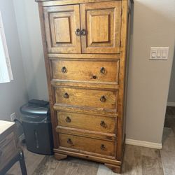 Solid Pine Chest Of Drawers. 