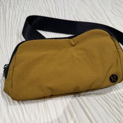 OG Lululemon Belt Bag Gold Spice 