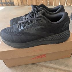 Men's Shoes Size 9 And 9.5