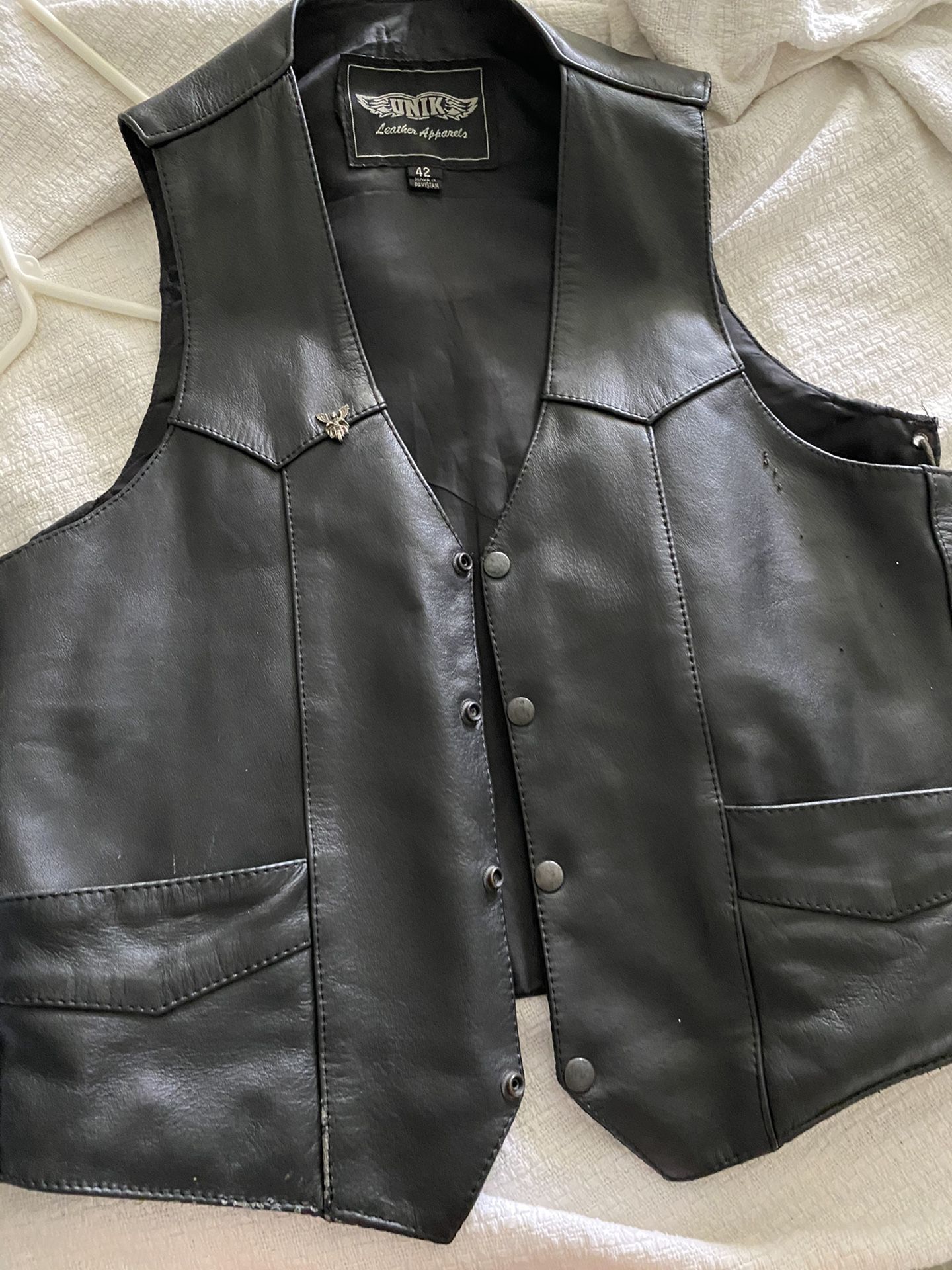 Leather motorcycle vest 42