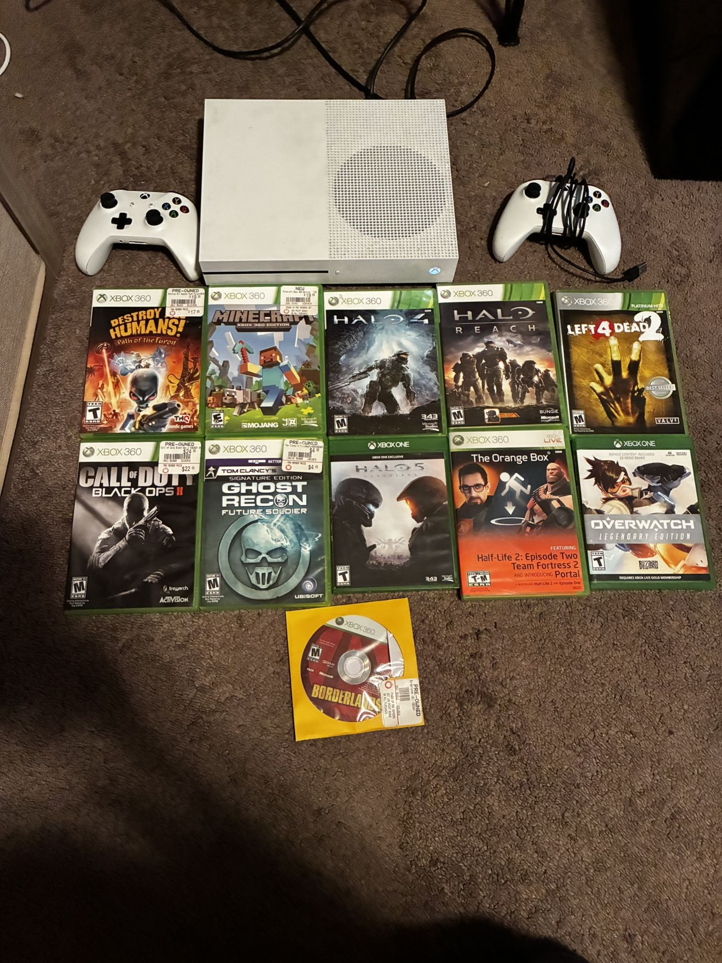 Xbox One With 11 Games, 2 Controllers (one With Stick Drift) Rechargeable Batteries