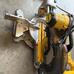 Dewalt Compound Miter Saw