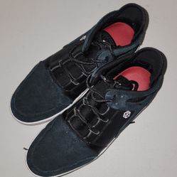 Skate Shoes Size 7