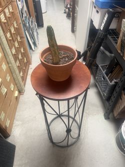 Small Round Accent Table / Plant Stand – Metal & Wood