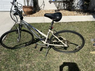 Trek 7100 Multitrack 21 Speed Bike