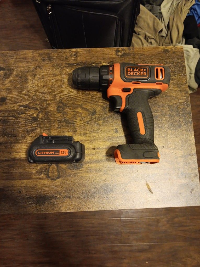 Black & Decker 12v Drill w/ Battery