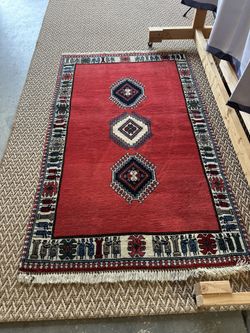 Vintage Hand-Knotted Qashqai Persian Rug, Open-Field Design Red 64”x39"