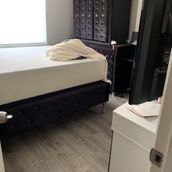 Three Piece Bedroom Set 