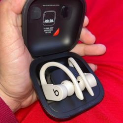 PowerBeats Pro ( Ivory )