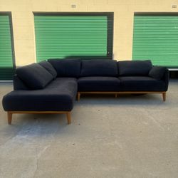 Macy’s Midecntury Modern Couch 🛻Delivery Available🛻