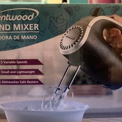 Brentwood Hand Mixer