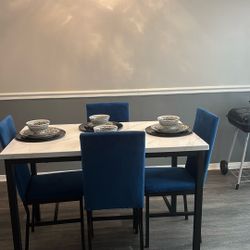 Kitchen Table With Chairs.