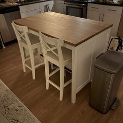 Kitchen island with chairs