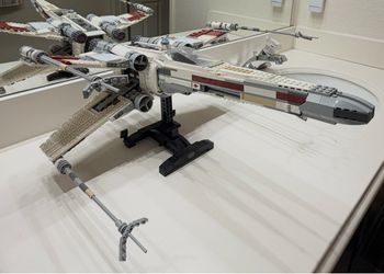LEGO Star Wars UCS X-Wing 10240 – Includes R2-D2 & Stand