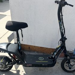 Electric scooter new battery 12v x 3 total 36v runs up to 25mph Ezip 1,00