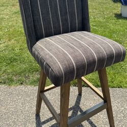Beautiful Swivel Bar Stool 