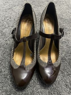 FREE - Joan & David - Sz 8.5