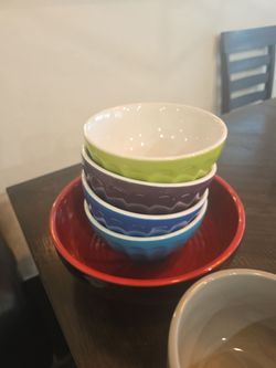 Assorted cups and bowls