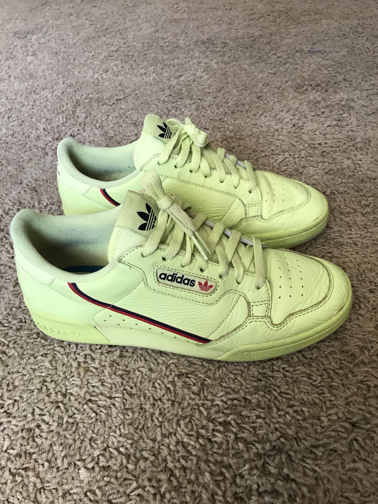 Adidas Continentals Size 8 Men’s. In Great Condition. Super Comfy