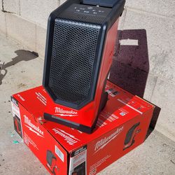 Milwaukee M18 Bluetooth jobsite speaker 2954-20 (TOOL ONLY)...NEW_NUEVO $135 FIJO_FIRM