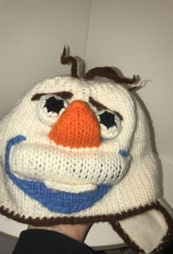 Knitted Olaf hat Thumbnail