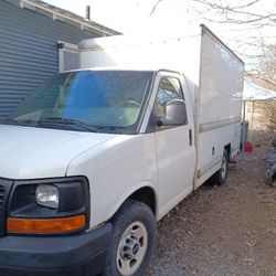 '08 GMC 3500 Cutaway Box Truck