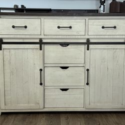 Farmhouse Buffet
