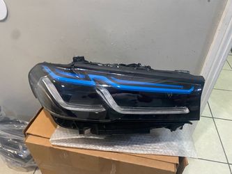 2021-2023 BMW 5 series right headlight