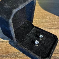 Diamond Earrings (0.5 ct) 925 silver,  Negotiable 