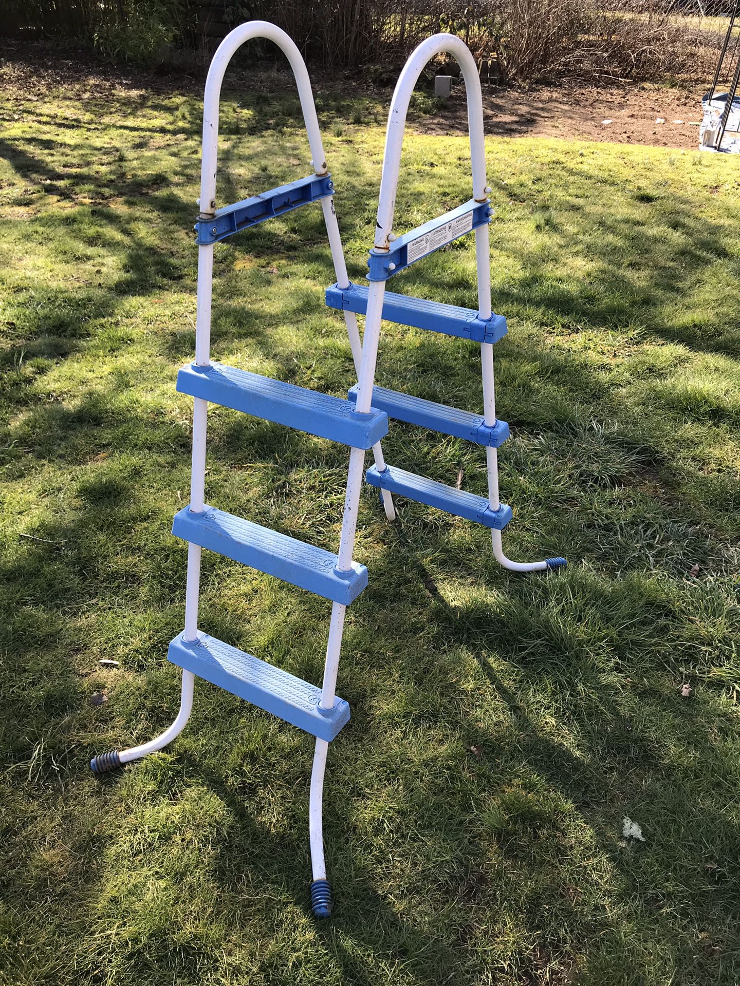 Pool ladder great condition