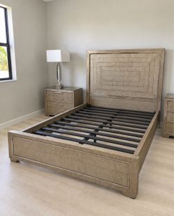 Queen bed from el DORADO