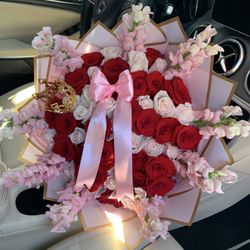 Flower Arrangements/Arreglos Florales 