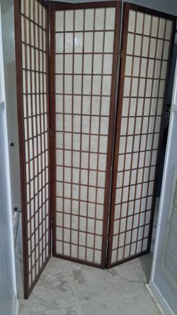 3 panel screen