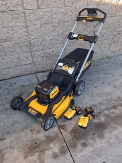 DeWalt 20V Cordless Self-Propelled Lawn Mower