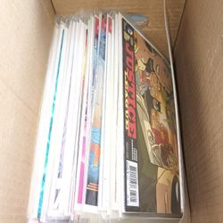 Huge Marvel/DC Comic Lot 