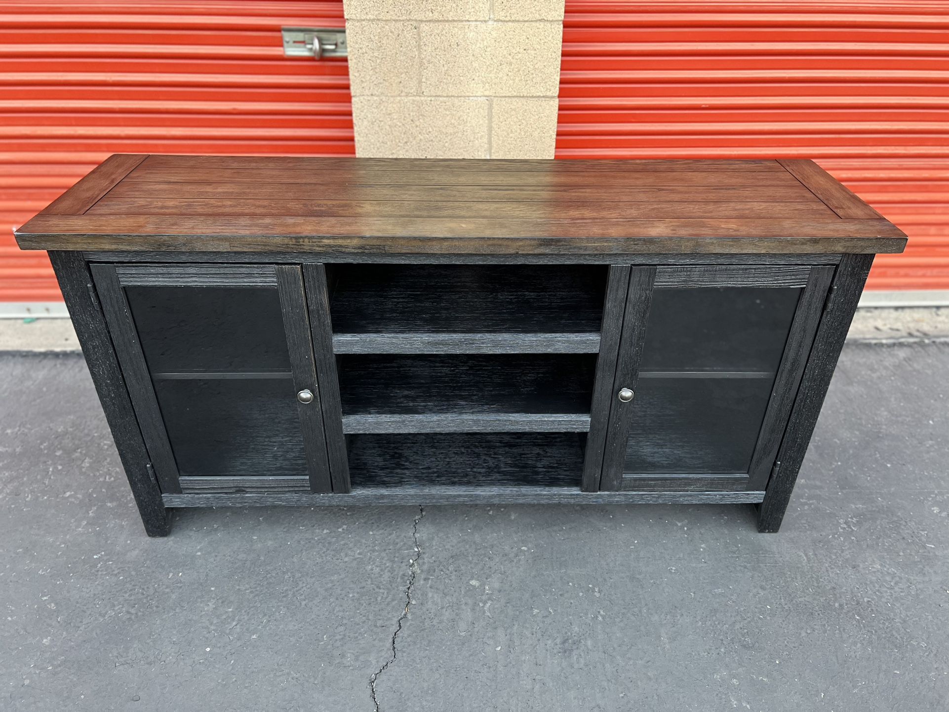 Black Gloss Media Stand / Media Console / TV Stand / TV Console