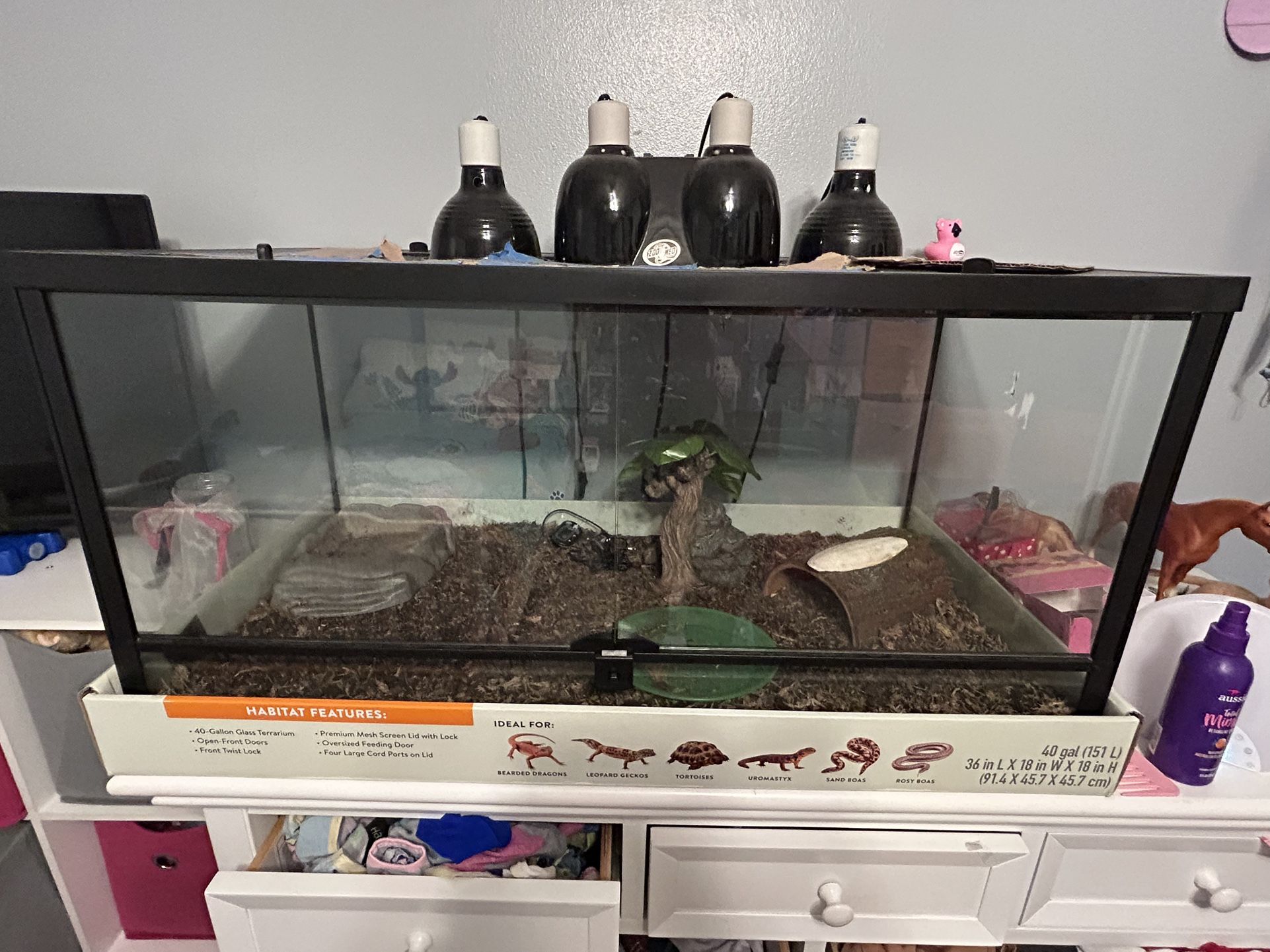 TANKS, comes with heater and lights 40gL