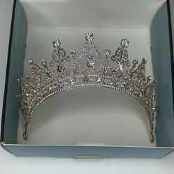Rose gold royal princess style crown tiara with crystal jewels and hair pins