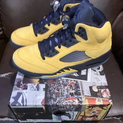Nike Air Jordan 5 Retro Michigan Size 10