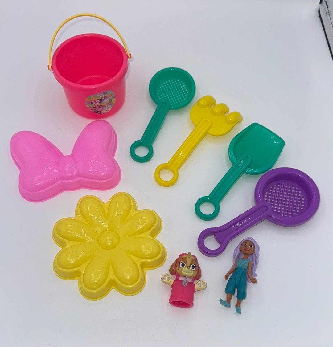 Colorful Beach Toy Set of 7 plus bonus for toddler Girls