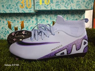 Soccer cleats us size 8.5
