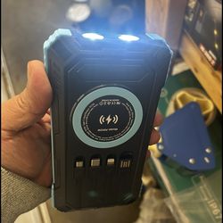 BRAND NEW 49800 MAH  SOLAR POWER BANK  CHARGE WITH USB CABLE ‼️