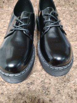 Ominous Women Shoes Size 10 
