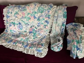 Floral Ruffle Crib Set with Pillow Shams