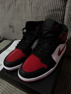 Jordan 1 mids