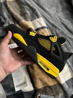 Jordan 4 Thunder Yellow