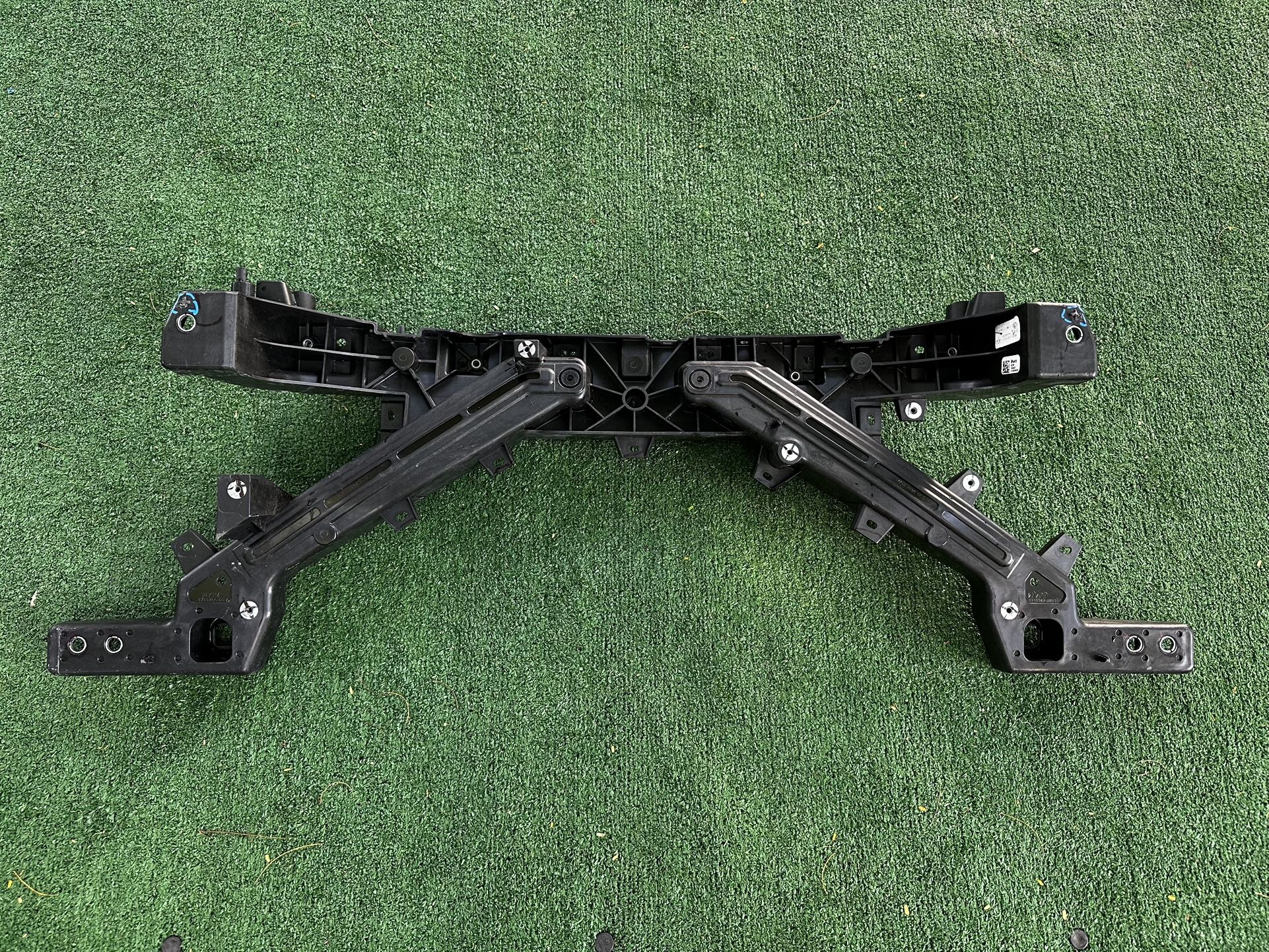 Tesla Model 3 Radiator Core Support Upper Tie Bar Soporte Radiador 2024 2025 2026