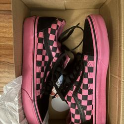 Checkered vans 